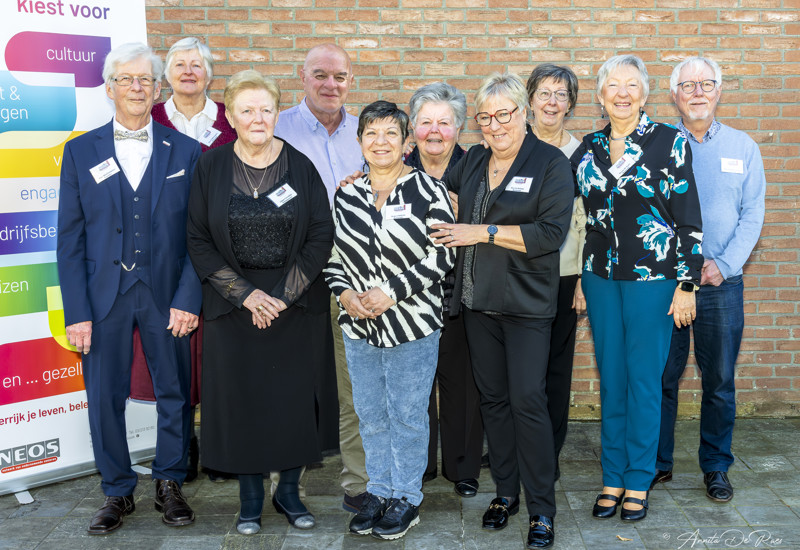 Neos Groepsfoto Bestuur