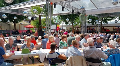 Seniorennamiddag parc d'été