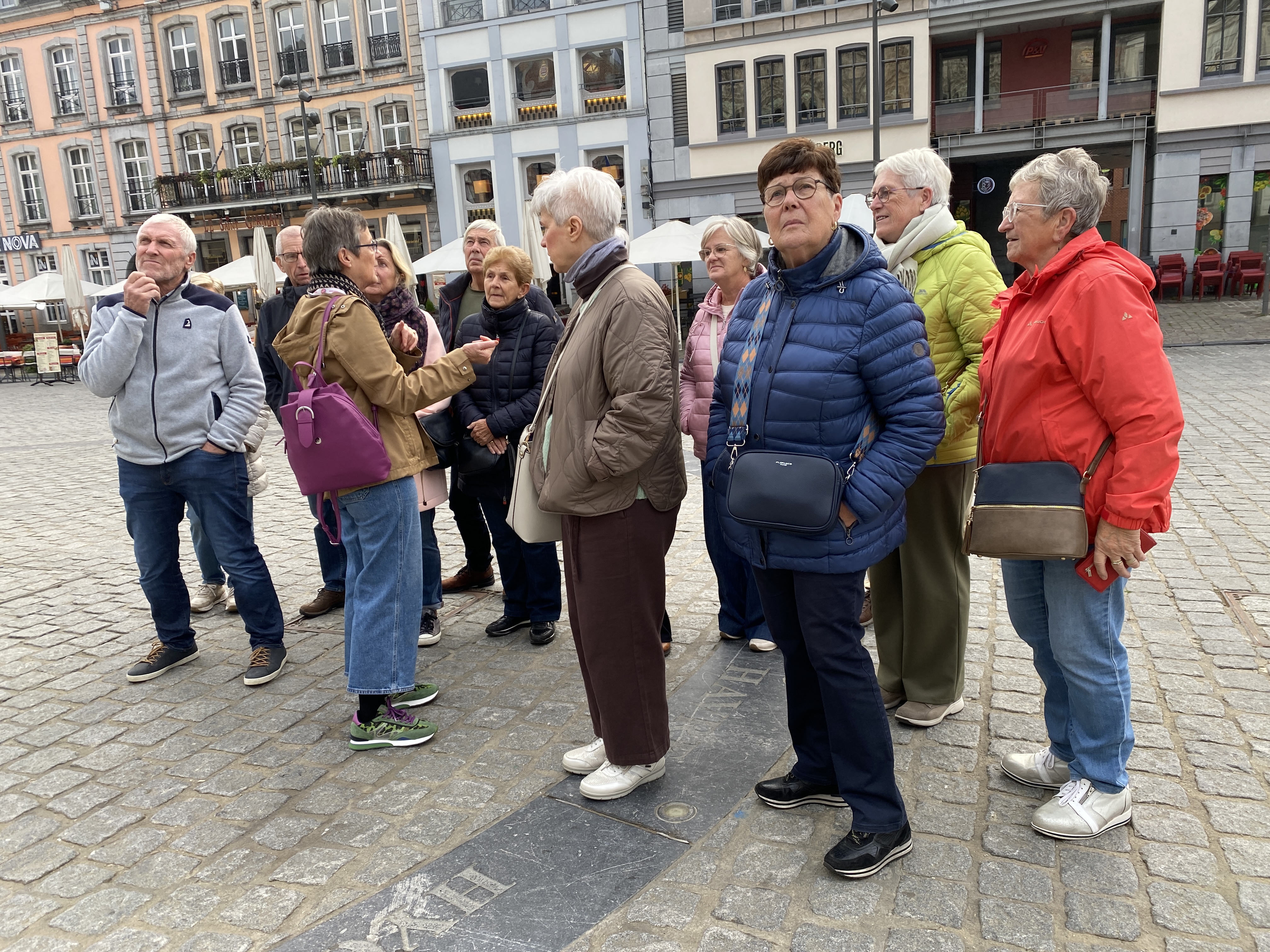 Gids met 1/2 v d groep