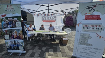 2025-08-10 Neos Lochristi op de Safarkensmarkt in deelgemeente Wachtebeke