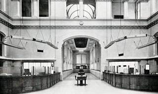 Ancienne salle des guichets de la banque Union du Crédit de Bruxelles