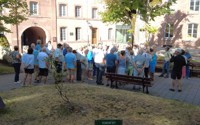 302