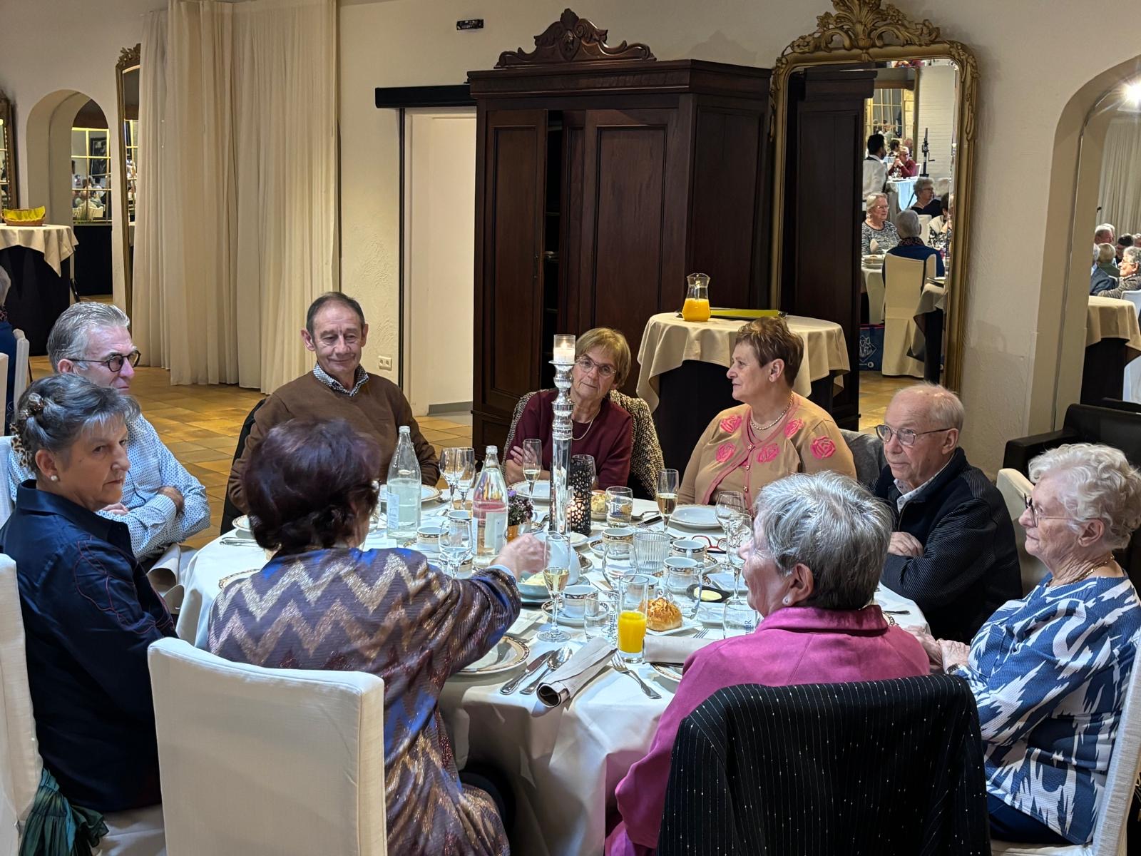 7372F049 12C3 4790 A15f C25606585ee1